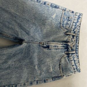 SHEIN blue light wash tapered jeans